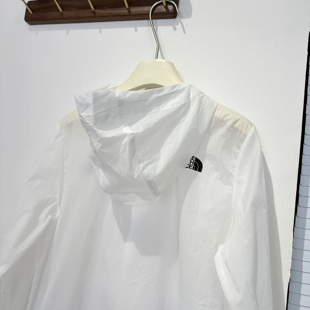 𝗧𝗵𝗲 𝗡𝗼𝗿𝘁𝗵 𝗙𝗮𝗰𝗲｜ ！ 𝘀𝗶𝘇𝗲：𝗦 𝗠 𝗟 𝗫𝗟 𝗫𝗫𝗟 ：Black、White、Gray、